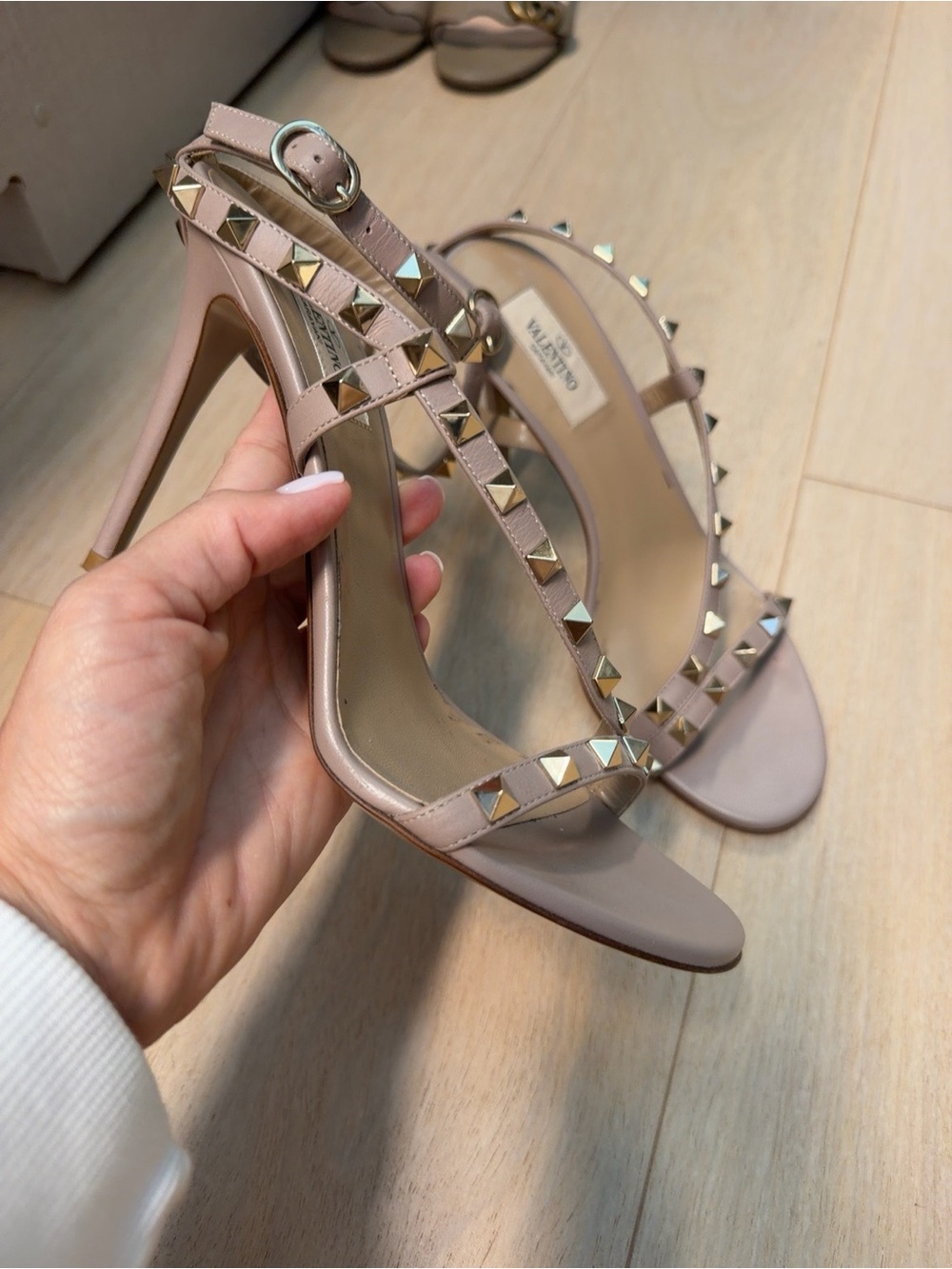 Valentino Garavani Rockstud T-Strap Heels in Blush Nude - Picture 2 of 7